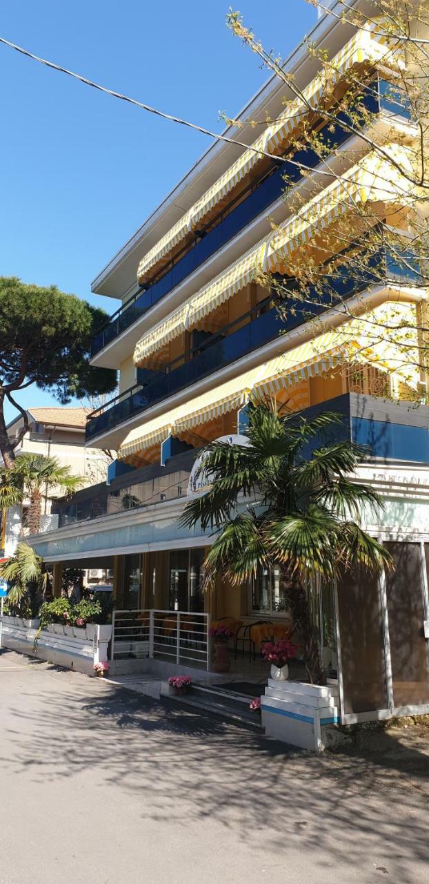 Hotel Ginevra Riccione Exterior foto